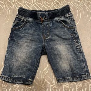 Boys Zara shorts. Size 6